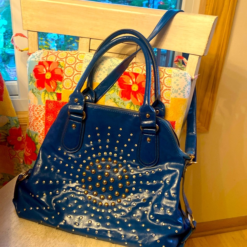 LATIQUE purse pretty blue crystals, and studs